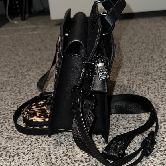 Steve Madden Leopard Print Crossbody Bag with Black Accents - Picture 8 of 10